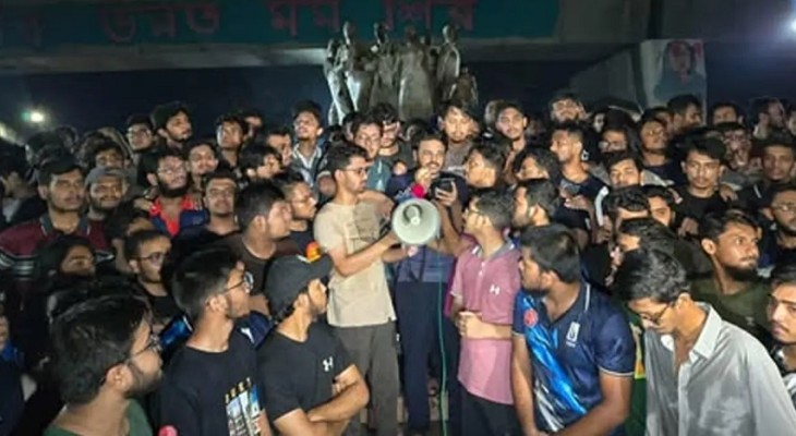 ডিপ্লোমা ইঞ্জিনিয়ারদের দাবির প্রতিবাদে মধ্যরাতে বুয়েট শিক্ষার্থীদের বিক্ষোভ
