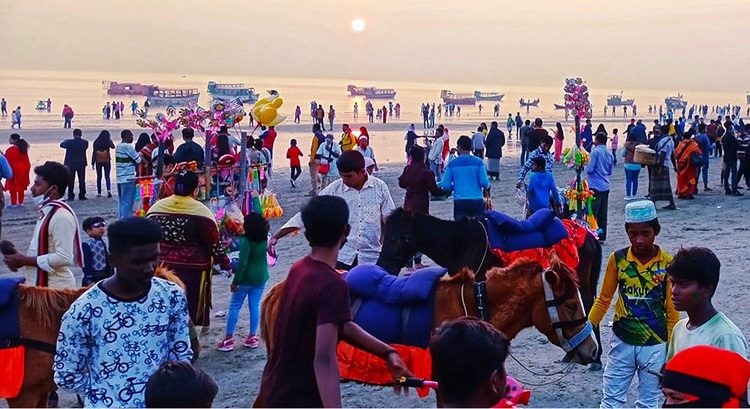 কুয়াকাটায় সনাতন ধর্মাবলম্বীরা গঙ্গাস্নান করবে