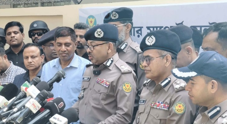 আমার অফিসারদের সাথে খারাপ আচরণ করবেন না: ডিএমপি কমিশনার