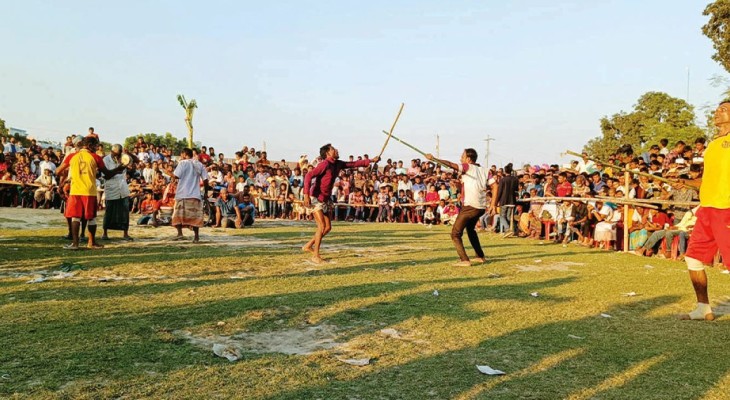 নওগাঁয় অনুষ্ঠিত হয়ে গেল গ্রামীণ খেলা, উৎসুক জনতার ভীড়
