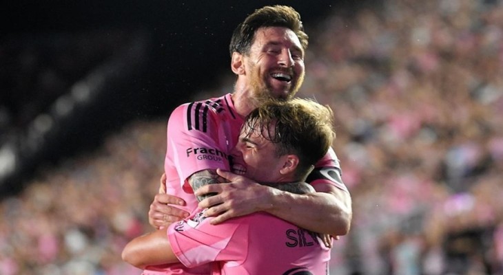 মেসির জোড়া গোল ও রেকর্ড অ্যাসিস্টে ইতিহাস গড়ে সেমিতে মায়ামি