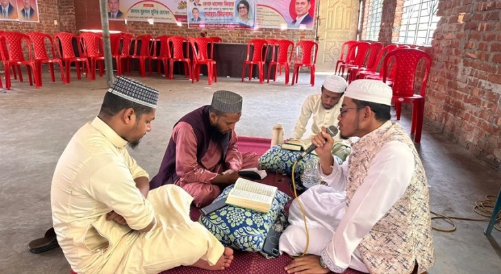 বাউফলে বিএনপি কার্যালয়ে খালেদা জিয়ার রোগমুক্তি কামনায় কোরআন খতম