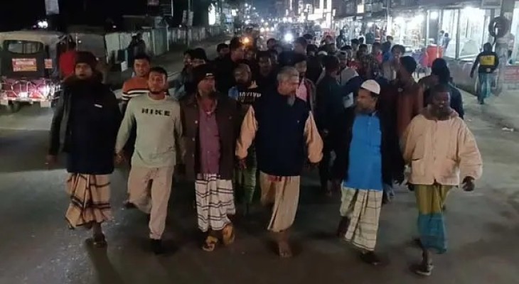 কুয়াকাটায় ছাত্রদল নেতার বিচার দাবীতে ইজিবাইক চালকদের বিক্ষোভ