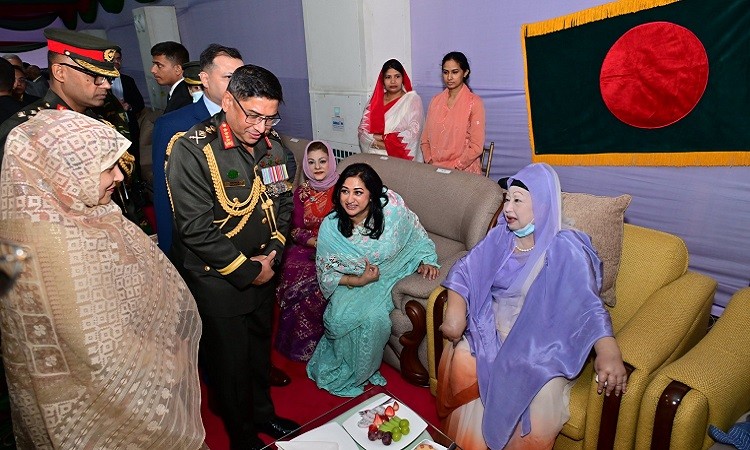 গনতন্ত্রের অতন্দ্র প্রহরী ধানের শীষের প্রাণ দেশনেত্রী বেগম খালেদা জিয়া