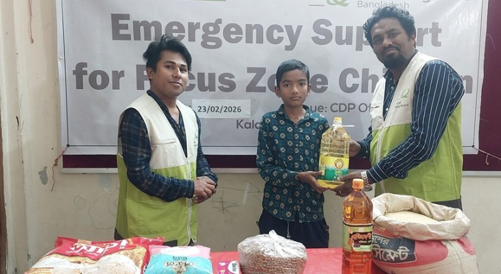 কলাপাড়ায় দরিদ্র ৬ শিশু পেল খাদ্য সহায়তা