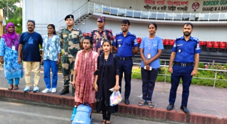 ভারত থেকে ট্রাভেল পারমিটে বেনাপোল দিয়ে দেশে ফিরলেন দুই নারী